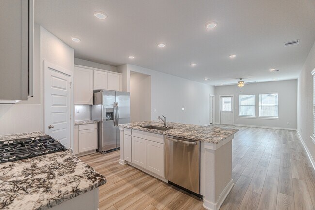 Building Photo - 8611 Blueberry Ash St