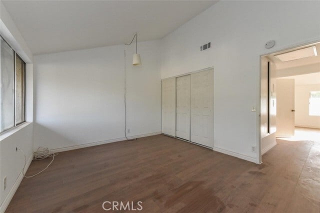 Building Photo - 2057 Dacian Dr S