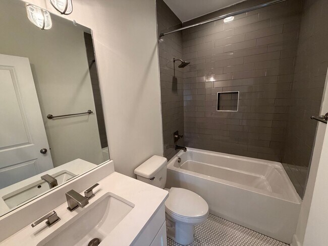 Building Photo - Beautiful Modern Home in Nashville Near the Fairgrounds