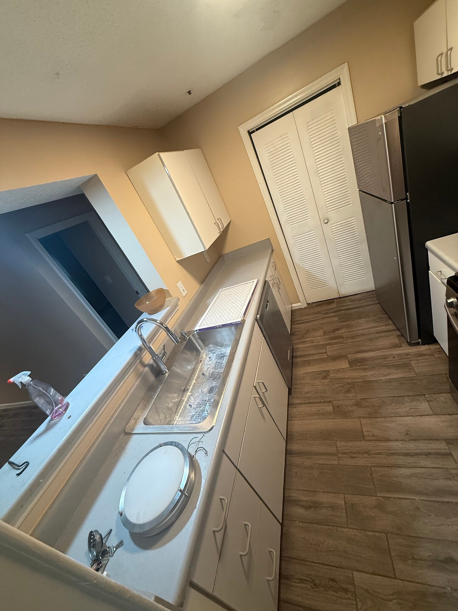 Kitchen - 606 Ridge Creek Dr