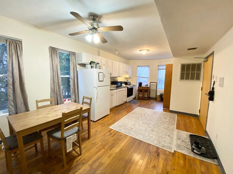 Building Photo - 840 Huntington Ave