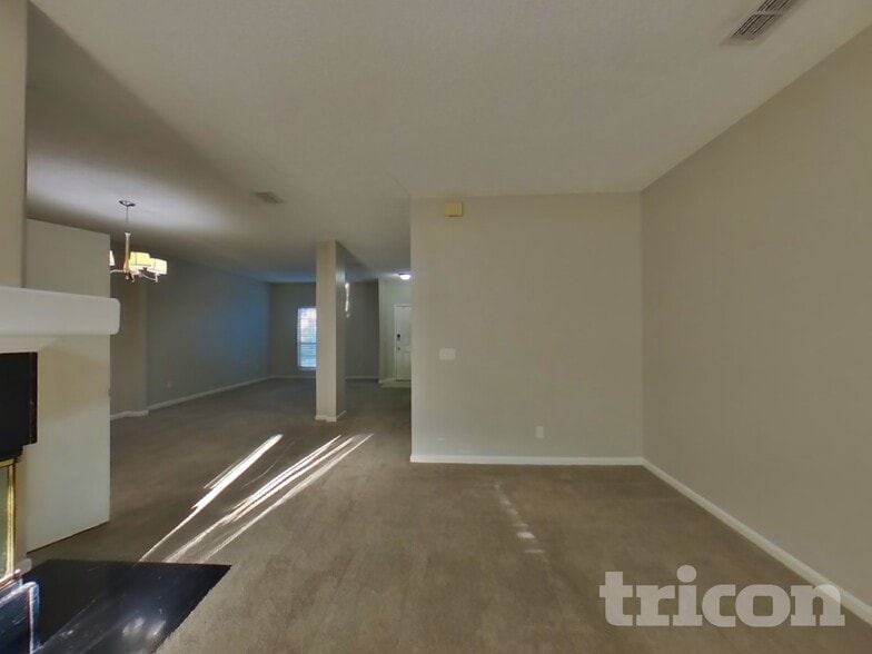 Building Photo - 3840 Tallcott Dr