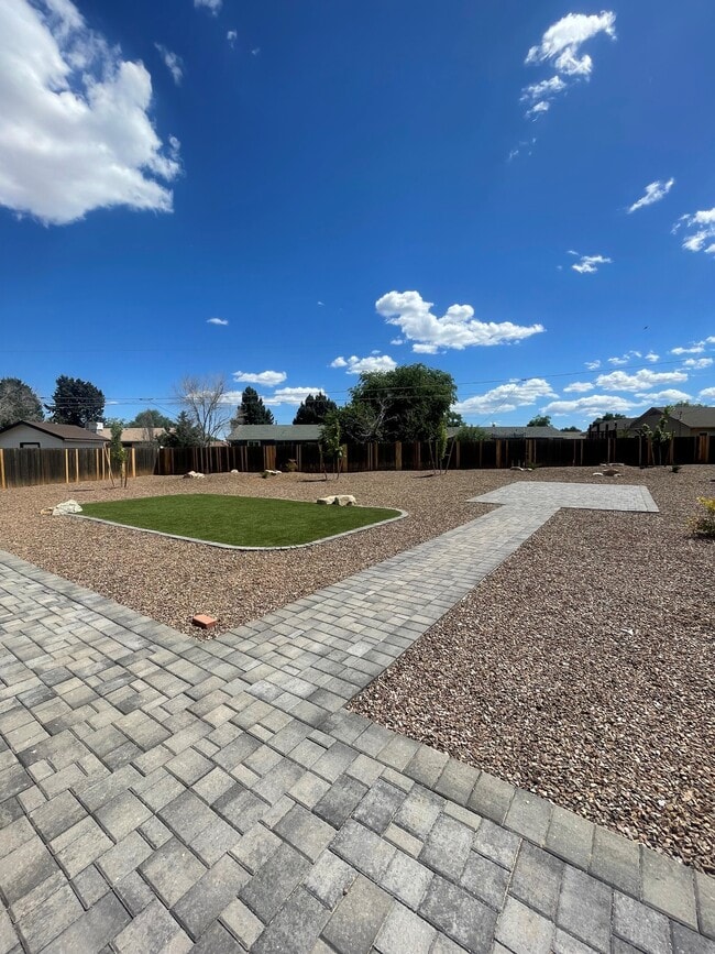 Building Photo - 4348 N Sauter Dr W