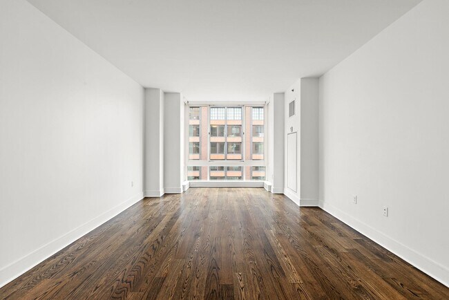 Building Photo - 1100 Maxwell Ln