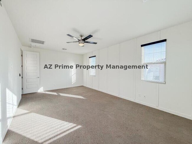 Building Photo - 920 E Anderson Ave