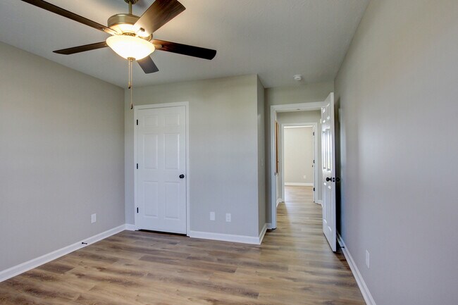 Building Photo - 51 Winding Oaks