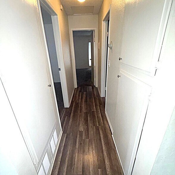 Building Photo - 420 E Blueridge Ave