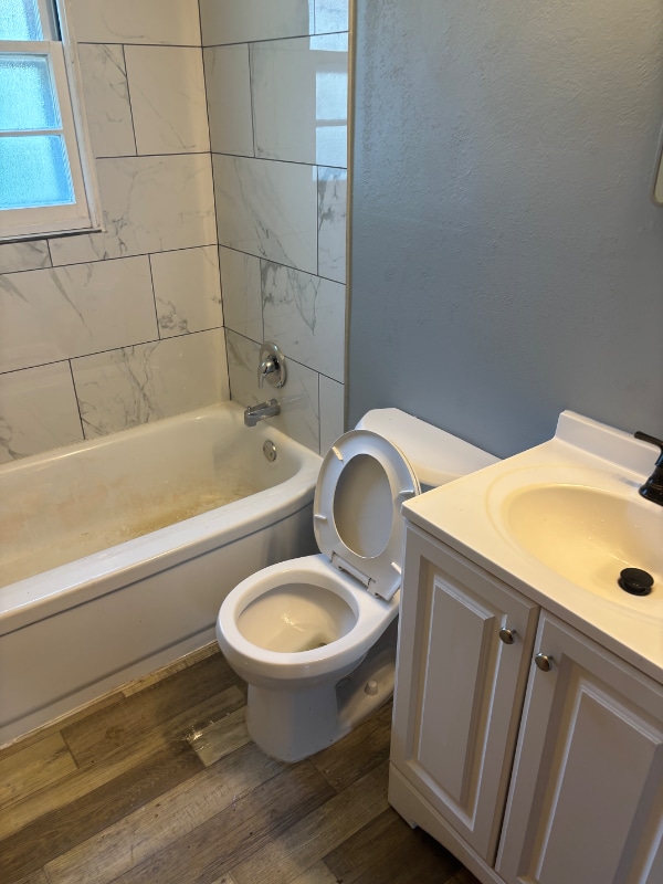 Building Photo - 9705 Winkler Dr