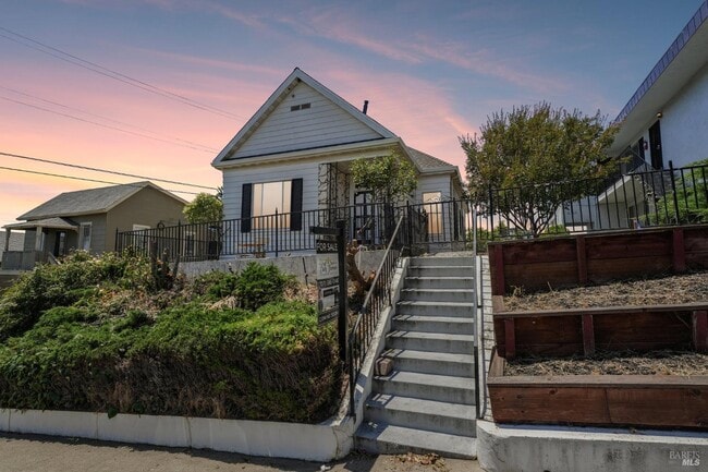 Building Photo - 517 Branciforte St