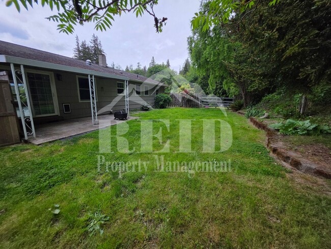 Building Photo - Central Kitsap Home with Large Fenced Yard Close to Shopping, Base, & Kitsap Lake