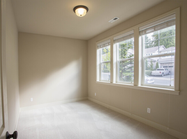 Building Photo - Beautiful 4 Bedroom in Bothell