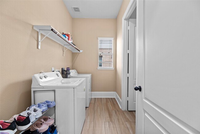 Building Photo - 26706 Whitetail Springs Ct