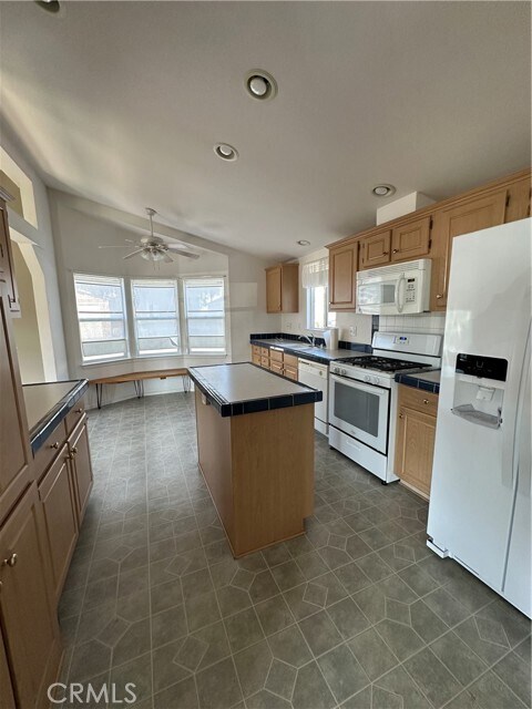 Building Photo - 140 W Pioneer Ave