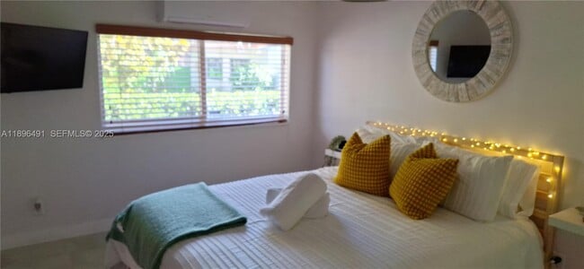 Building Photo - 2211 SW 75th Ave