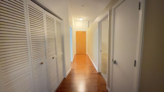 Building Photo - 450 W Princess Anne Rd