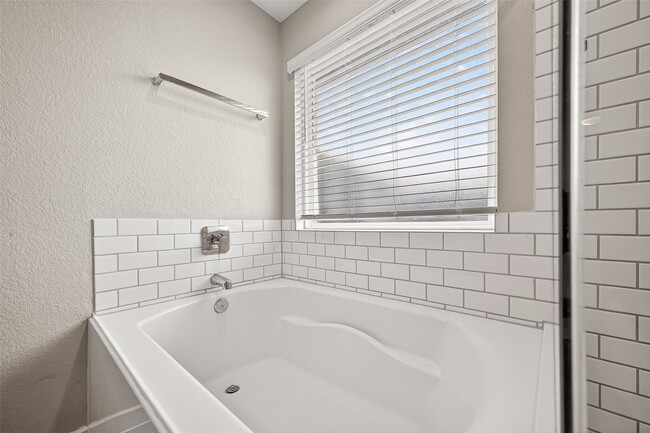 Building Photo - 3919 Sparkman Ln