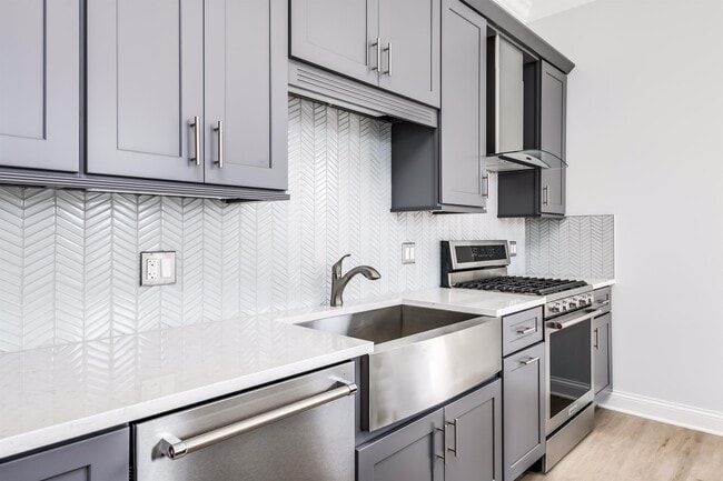 Interior Photo - 7652 Madison Street