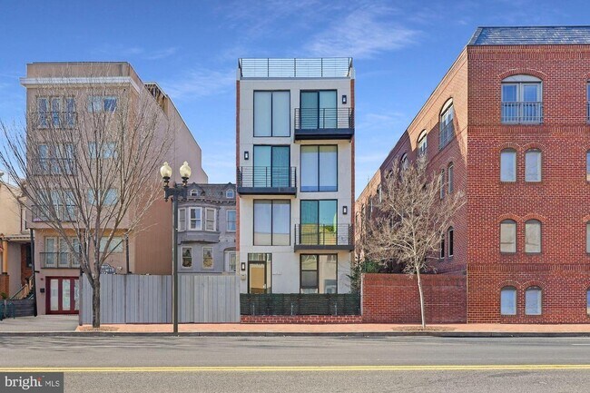 Building Photo - 2140 Wisconsin Ave NW