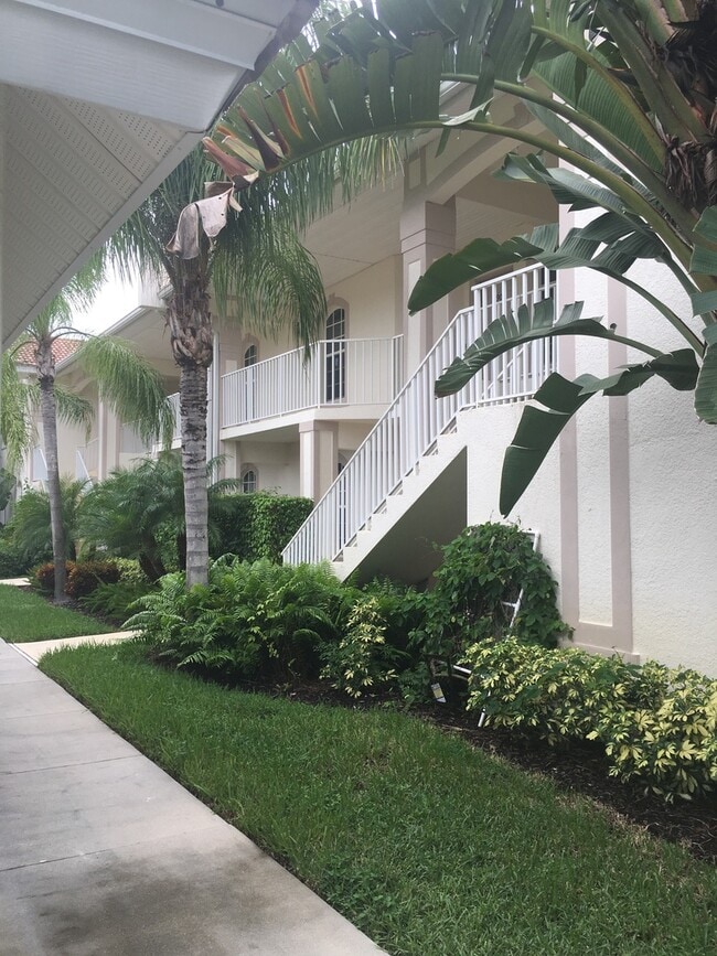 Building Photo - 2 bedroom 2 bath condo in Port of the Islands