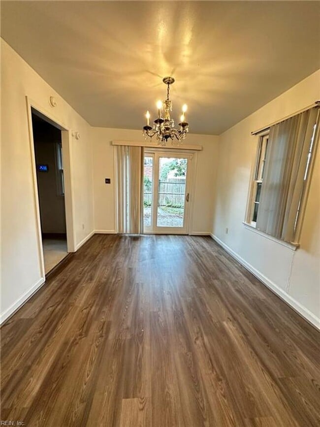 Building Photo - Courthouse Green