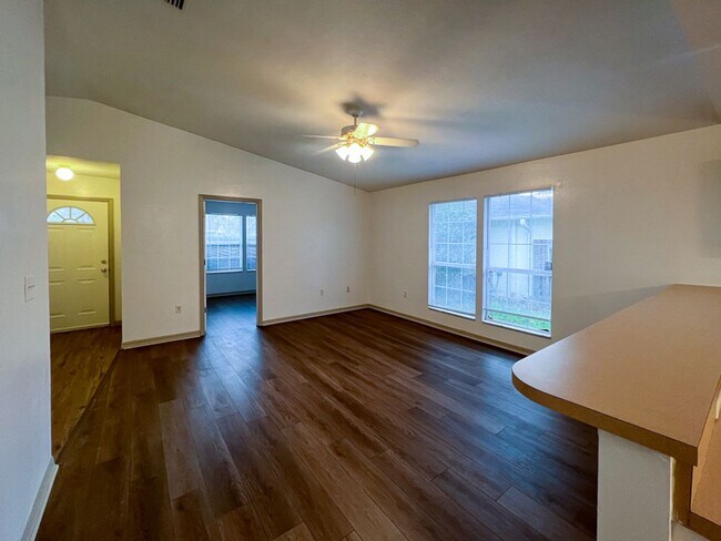 Building Photo - 3BR/2BA Home in Gated Turkey Creek!