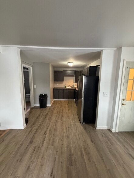 Building Photo - 490 Boswell Ave