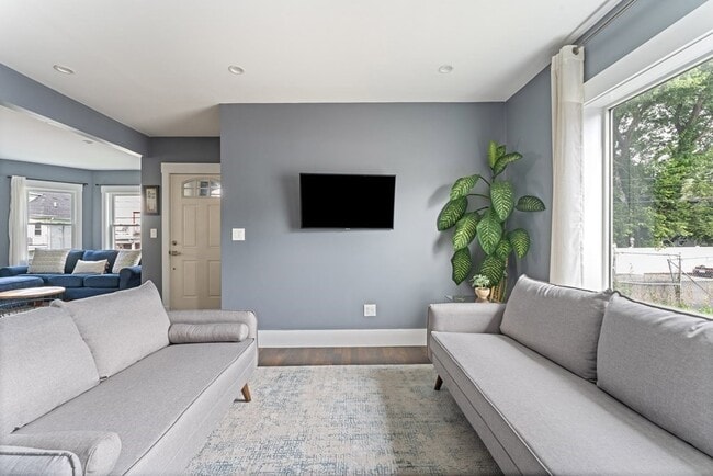 Building Photo - 19 Harrison St