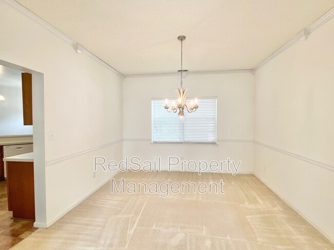 Building Photo - 889 Holbrook Dr