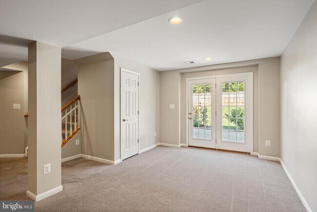 Building Photo - 3175 Fledgling Cir