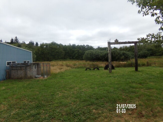 Building Photo - 3bd 2ba with 4 garages