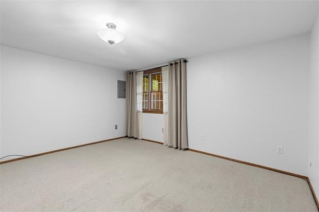 Building Photo - 718 Filbert St