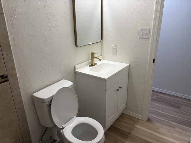 Building Photo - 522 W Highland St