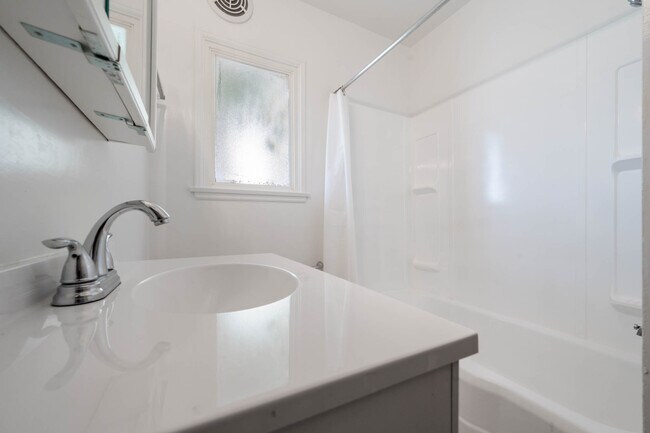 Building Photo - 8740.5 Belford Ave