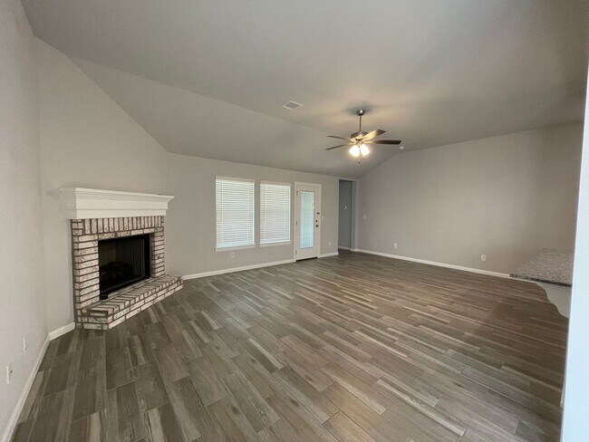 Building Photo - Beautiful home in Bentley Square available...