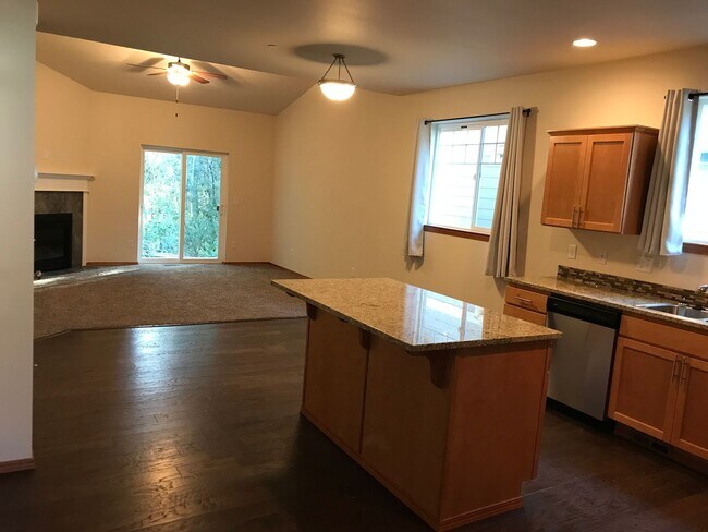 Building Photo - 715 Kodiak Ln