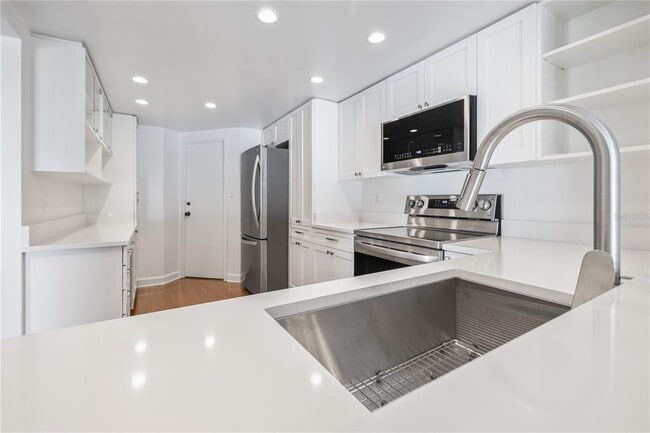 Building Photo - 2611 Bayshore Blvd