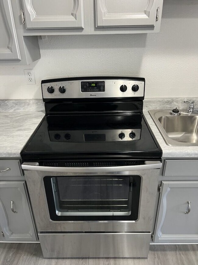 Building Photo - The Kim Building