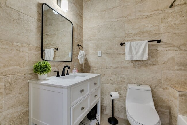 Building Photo - ZONE 8 FULLY FURNISHED, 4BD, 2 PRIMARY SUITES, OVER AN ACRE, HIGHLY UPGRADED