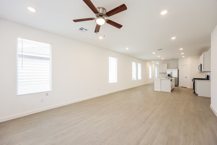 Building Photo - 526 Kayden Ct