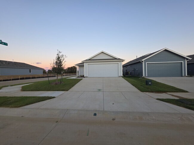 Building Photo - 3040 Burmese St