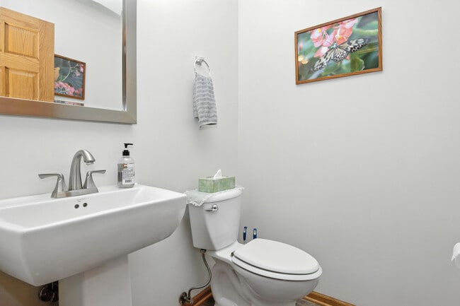 Building Photo - 406 Kresswood Dr
