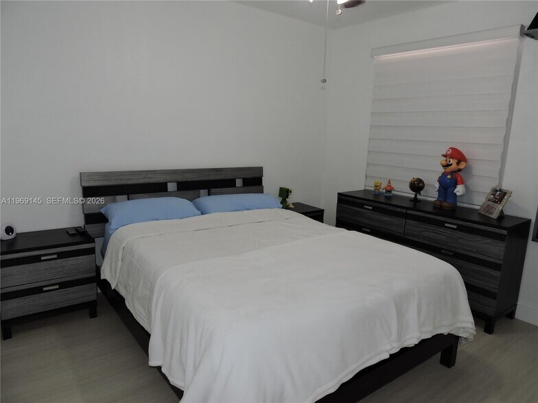 Building Photo - 15220 SW 49th St