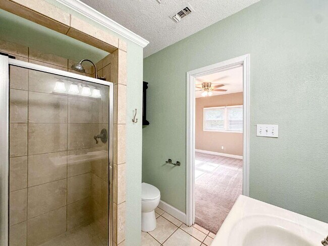 Building Photo - 2614 32nd St