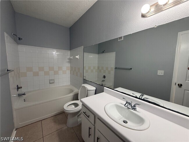 Building Photo - 11520 Villa Grand