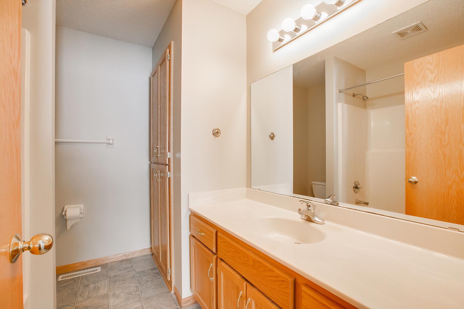 bath - 809 Quail Pkwy