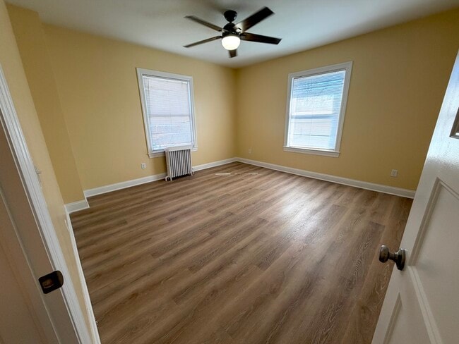 Building Photo - 727 Carlton Ave