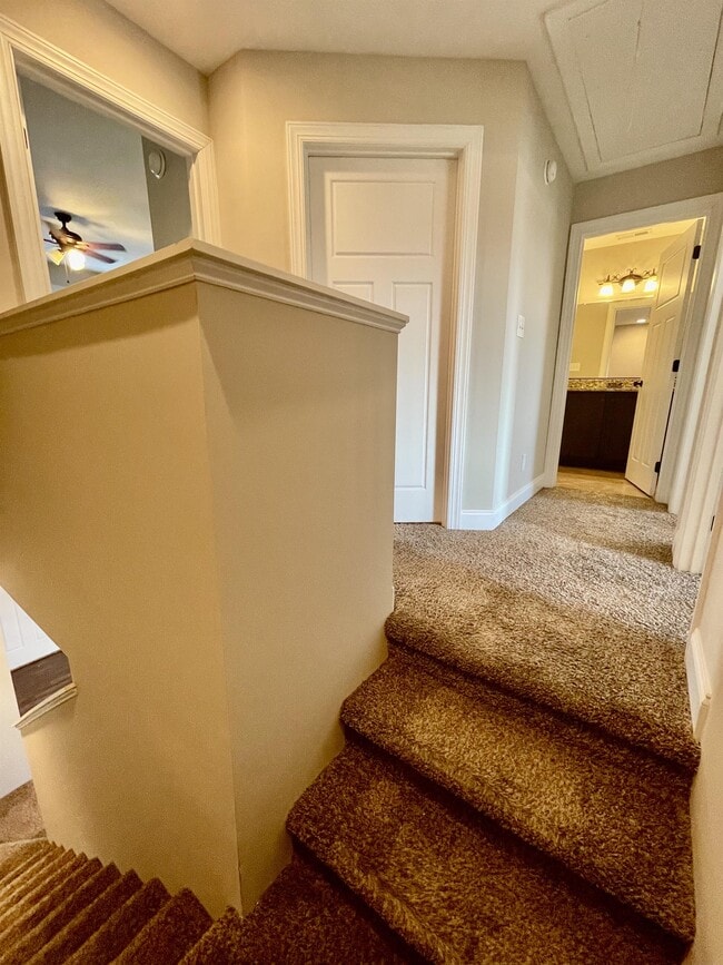 Building Photo - 211 Capstone Dr