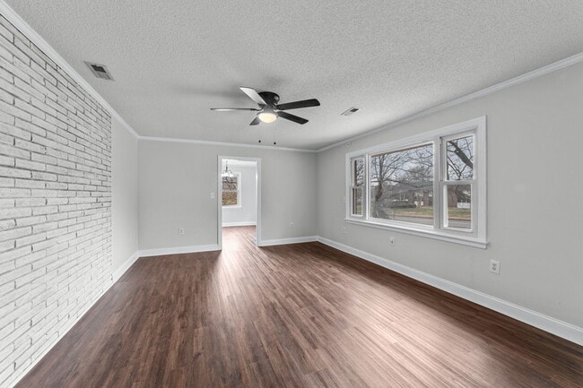 Building Photo - 1435 Auten Rd