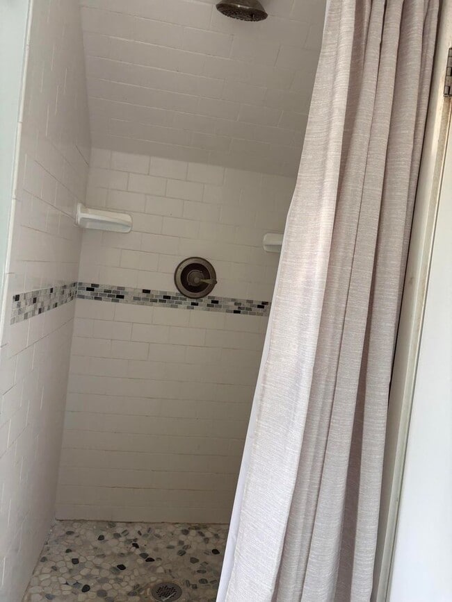 Building Photo - 23 Bowers Ave