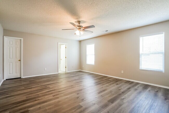 Building Photo - 3012 Van Dorn Rd